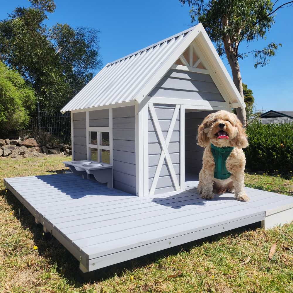 Mini Hamptons Lockable Wooden Dog House With Deck