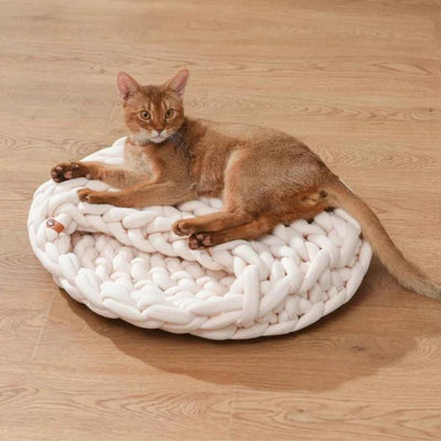 Michu Chunky Knit Soft Cat Bed Cave, Cream