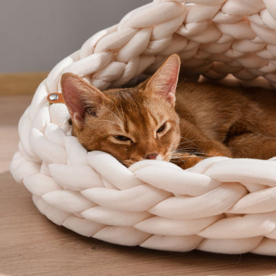 Michu Chunky Knit Soft Cat Bed Cave, Cream